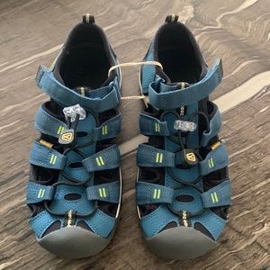 Keen Washable Sandals Navy Blue Big Boy Size 4